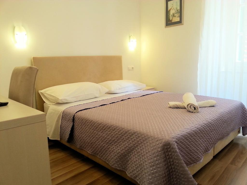 שיבניק Medulic Palace Rooms & Apartments חדר תמונה