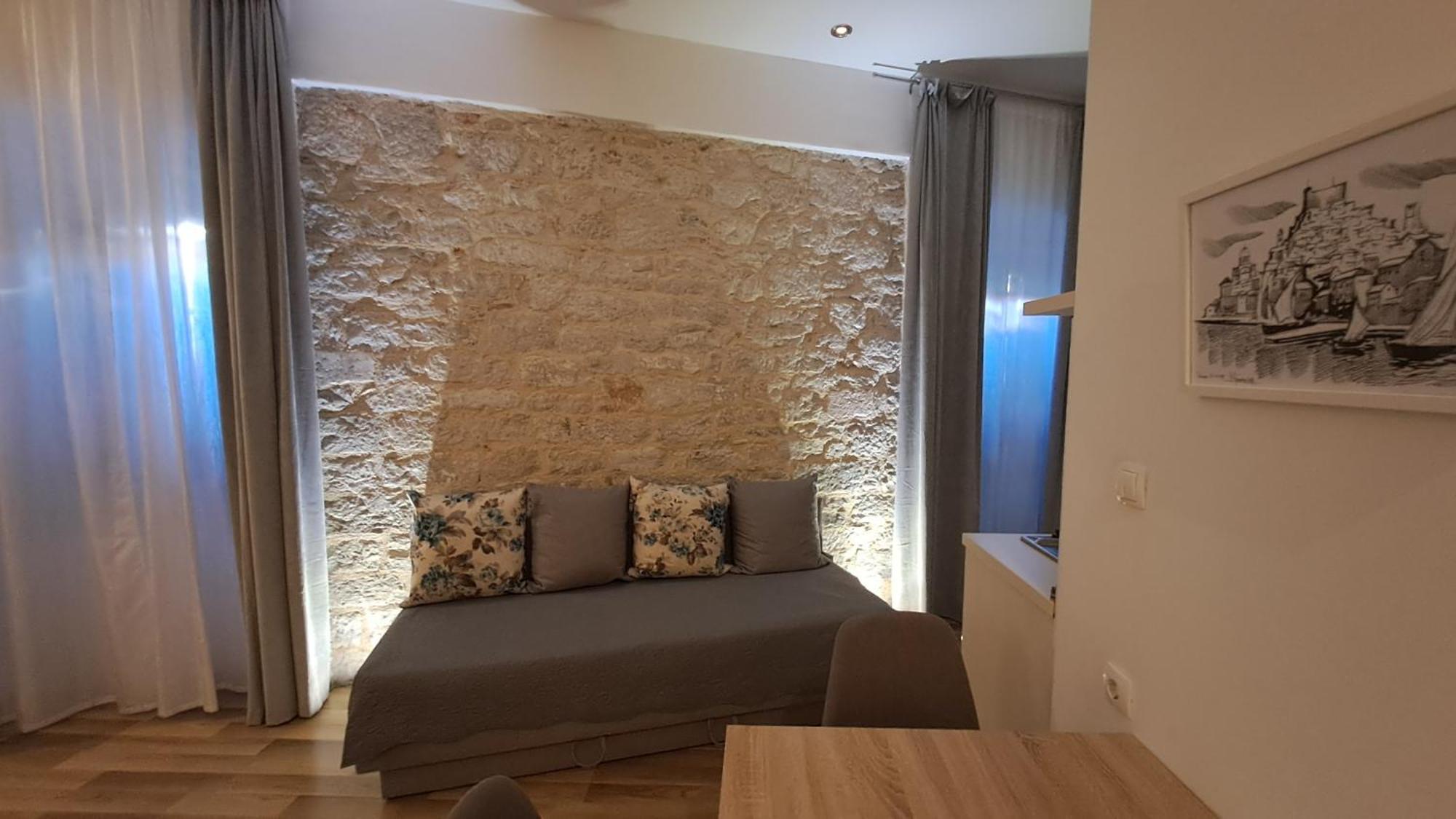 שיבניק Medulic Palace Rooms & Apartments מראה חיצוני תמונה